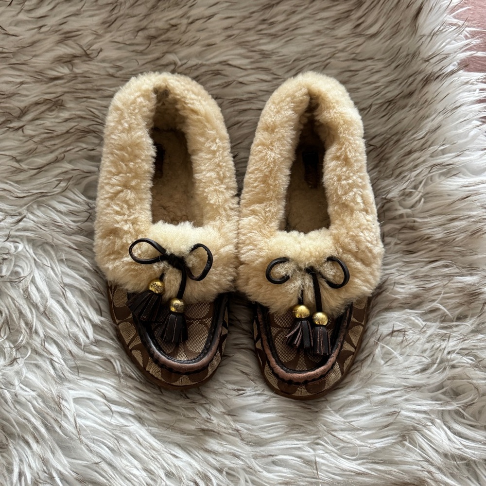 Coach moccasins slippers fur lined monogram size 7
